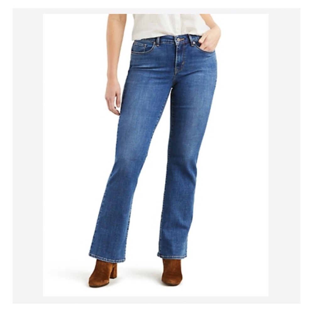 Levi’s Classic Boot jeans, midrise, size 6